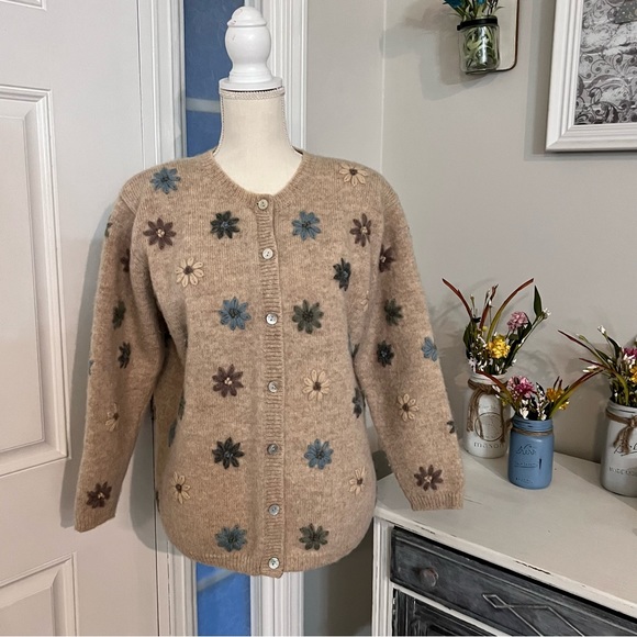 Karen Scott Sweaters - Vintage 100% Wool Cardigan Sweater Button Up Embroidered Floral. Sz 2X